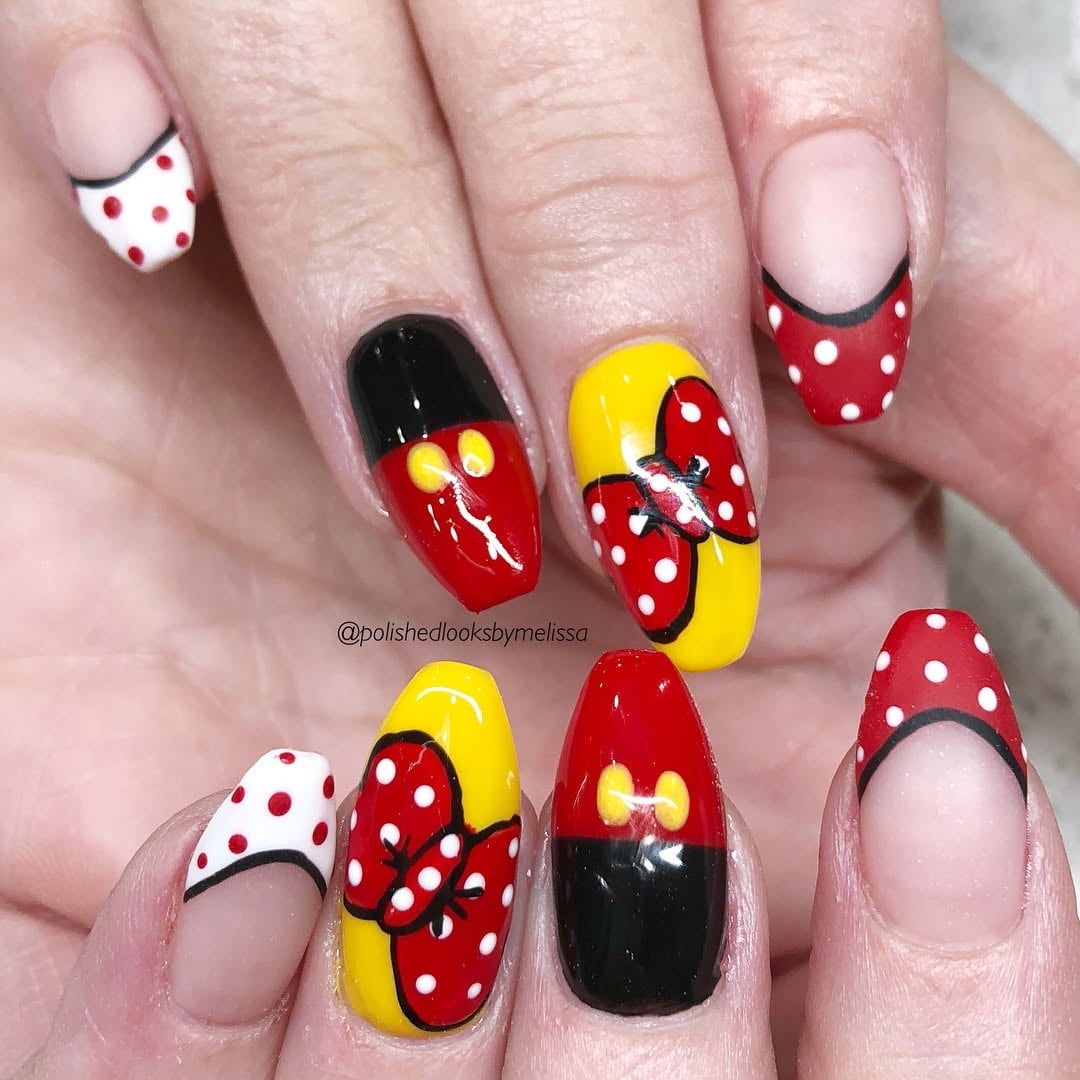 Classic Mickey Minnie Medium Oval Nails Classic Mickey Minnie Medium Oval Nails — Disney Nails
