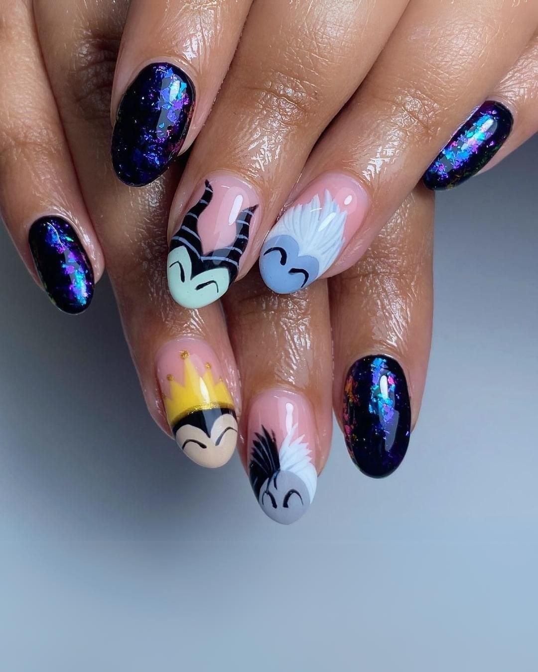 Disney Villain Portraits Glossy Oval Almond Nails Disney Villain Portraits Glossy Oval Almond Nails — Disney Nails