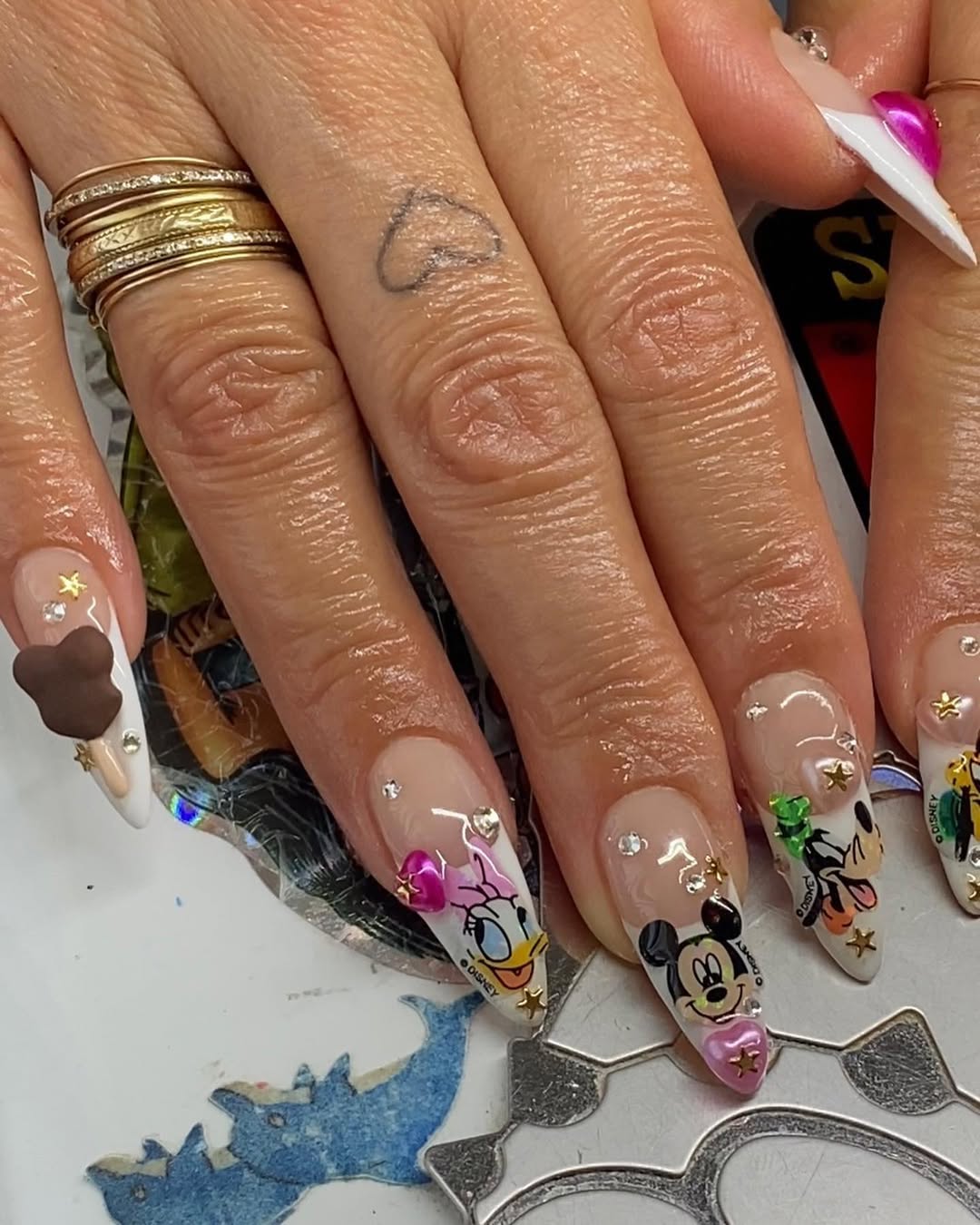 Long Stiletto Disney Character 3D Embellished Nails Long Stiletto Disney Character 3D Embellished Nails — Disney Nails