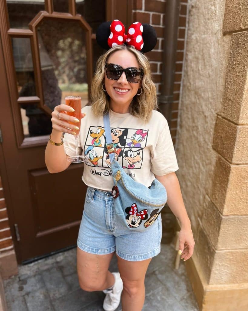 Cartoon Print Crop Top High-Waisted Denim Shorts Cartoon Print Crop Top High-Waisted Denim Shorts — Disney Outfits