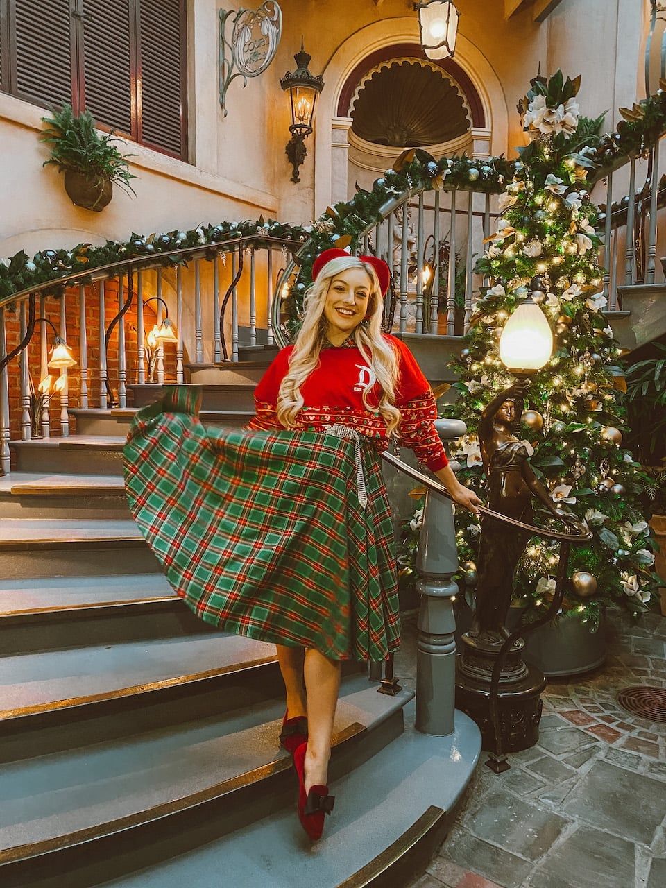 Red Graphic Sweater Plaid Midi Skirt Holiday Look Red Graphic Sweater Plaid Midi Skirt Holiday Look — Disney Outfits