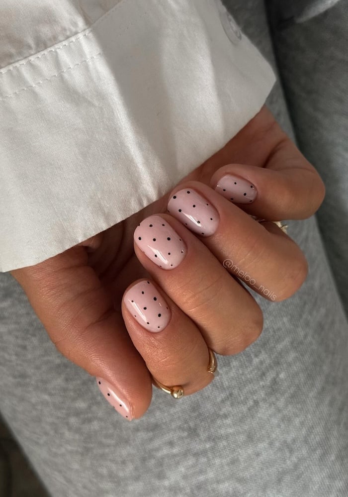 Short Oval Nails with Black Polka Dots Short Oval Nails with Black Polka Dots — Dots Nail Designs