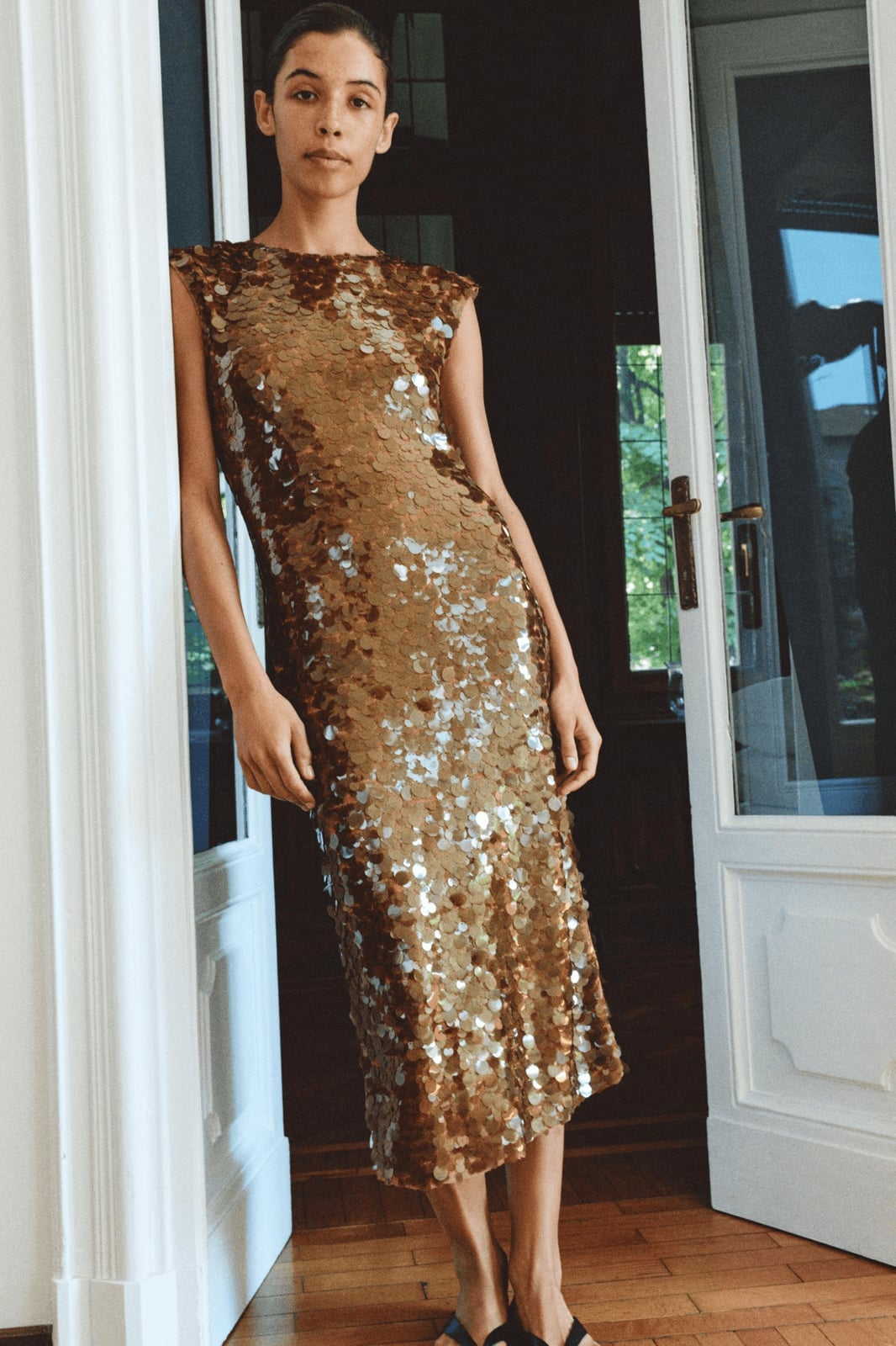 Gold Silver Sequin Midi Dress, Suitable For An Evening Occasion Gold Silver Sequin Midi Dress, Suitable For An Evening Occasion — Dresses to Wear