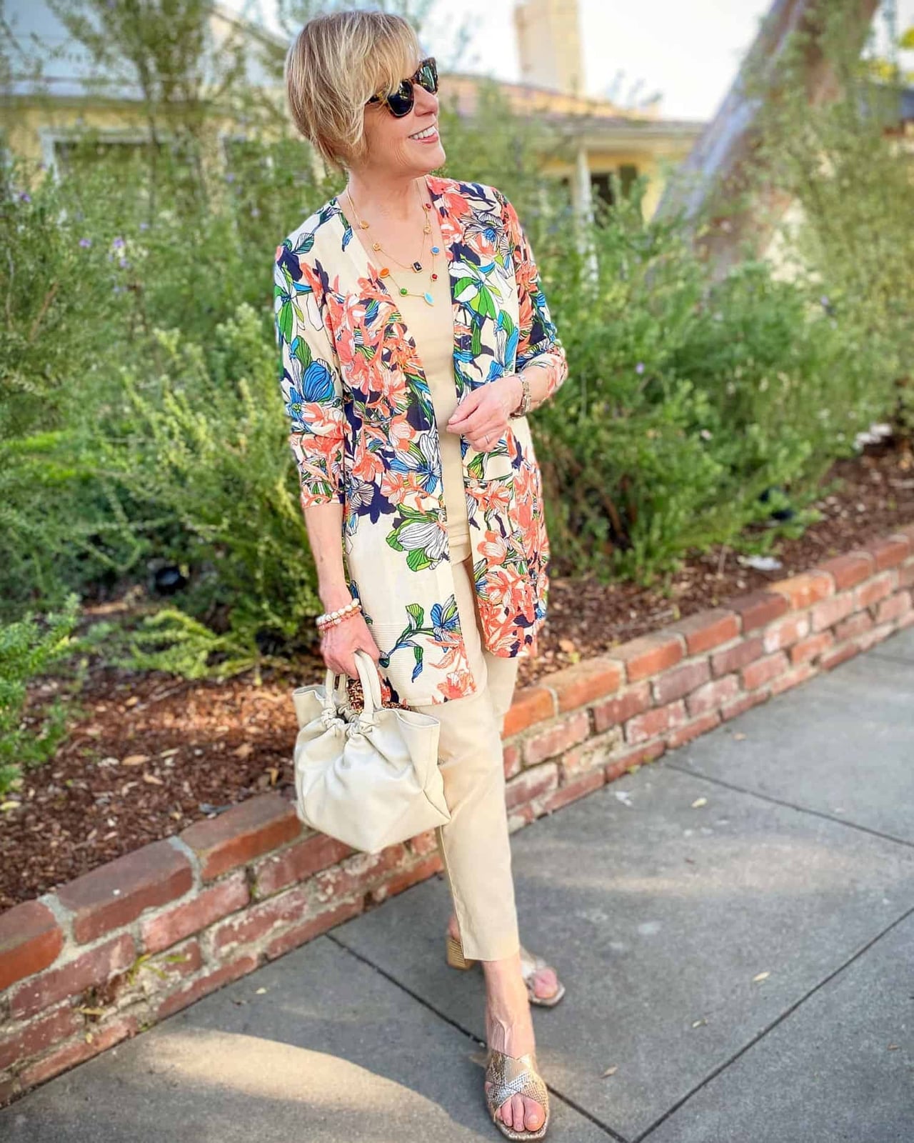 Cream Outfit with Floral Print Cardigan Cream Outfit with Floral Print Cardigan — Dressy Outfits