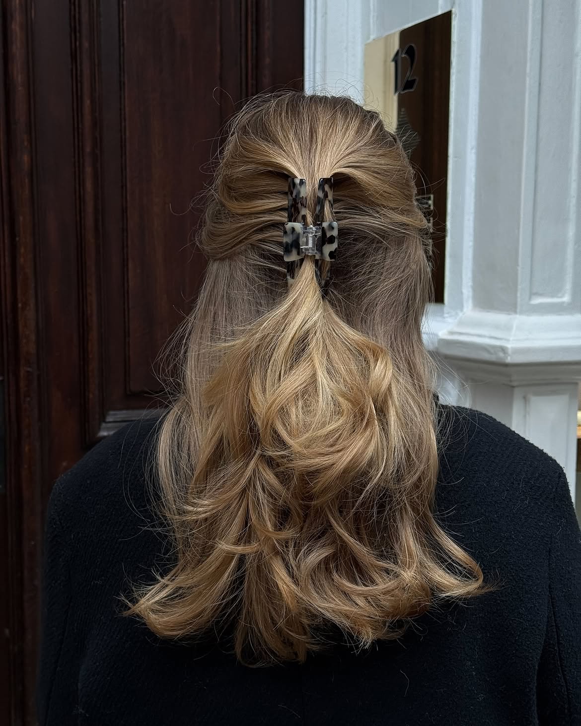 Effortless Half-Up Waves With Tortoiseshell Claw Clip
