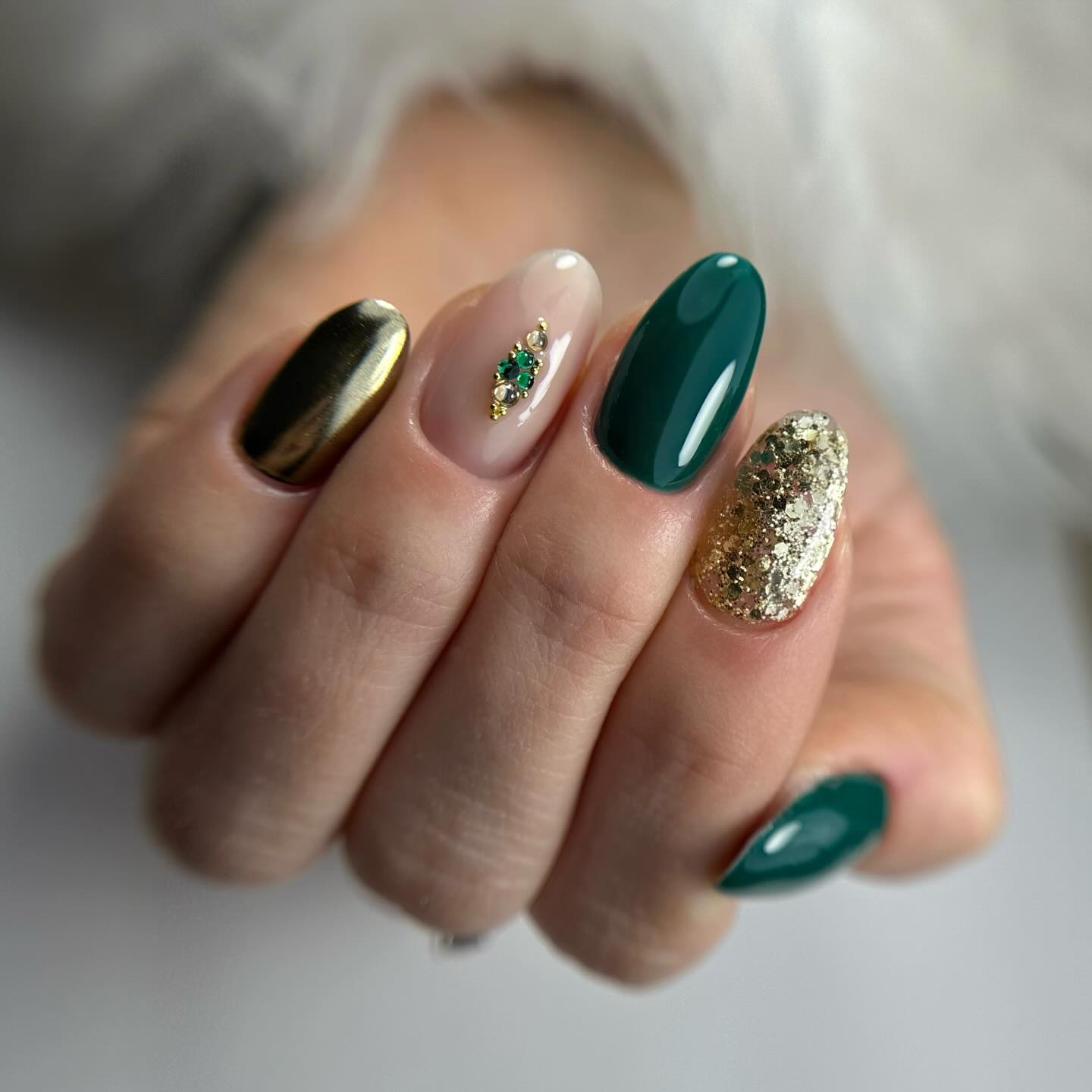 Emerald Green and Gold Christmas Glitter Ombre Nails