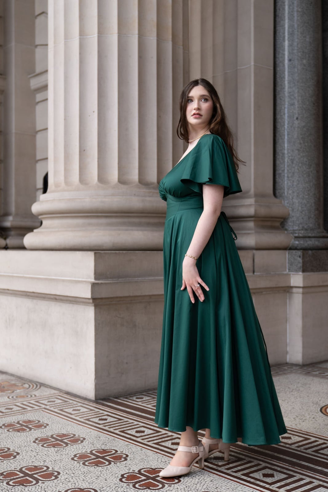 Midi dress with flutter sleeves and V-neck Midi dress with flutter sleeves and V-neck — Emerald Green Dress