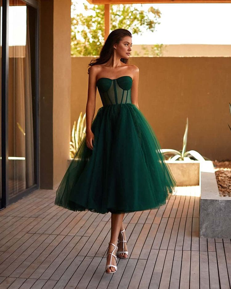 Emerald green midi dress with tulle skirt Emerald green midi dress with tulle skirt — Emerald Green Dress