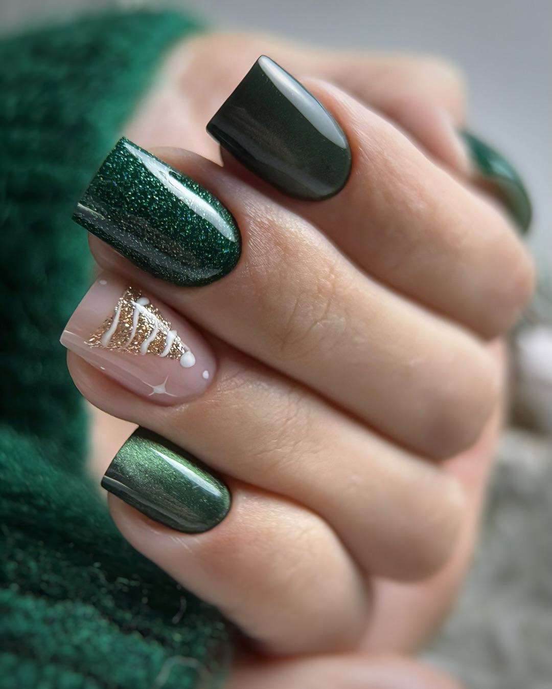 Emerald Green Glitter and Gold Christmas Tree Nails
