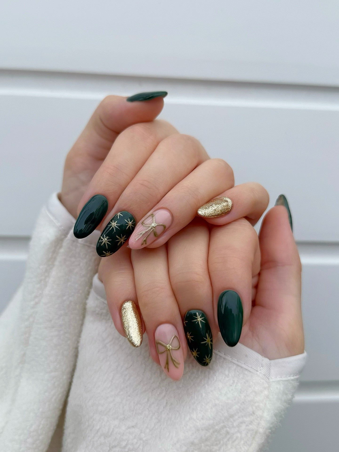 Emerald Green Gold Star and Bow Nails
