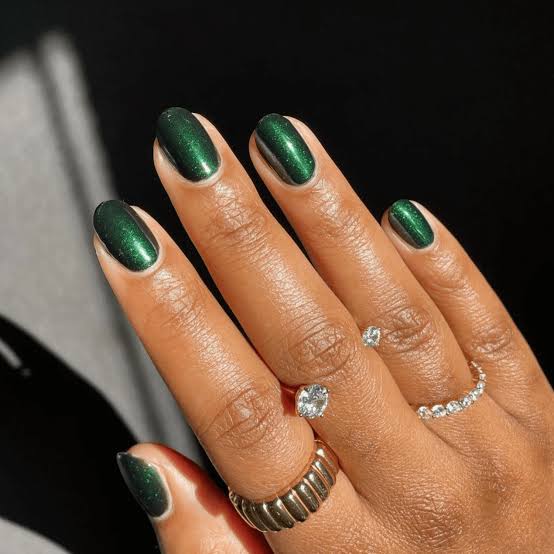 Deep Emerald Green Shimmer Medium Oval Nails Deep Emerald Green Shimmer Medium Oval Nails — Emerald Green Nails