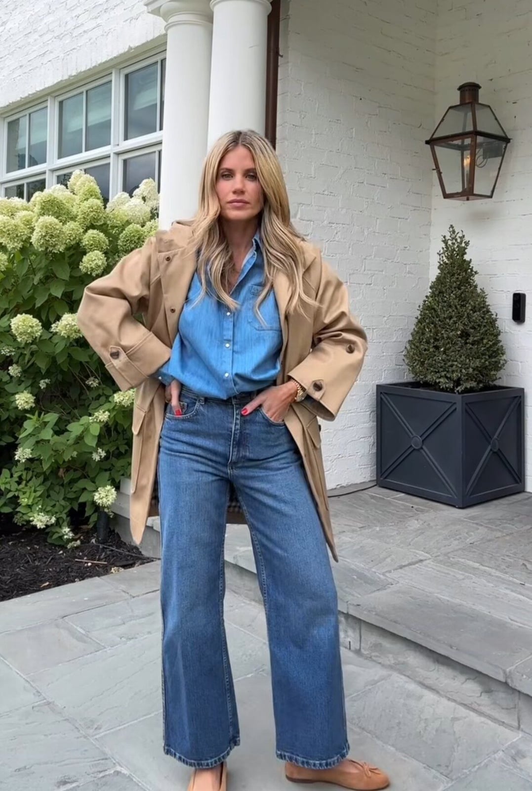 Camel Trench Coat Denim Shirt and Wide Leg Jeans Camel Trench Coat Denim Shirt and Wide Leg Jeans — Errands Outfits