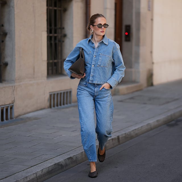 Denim Shirt Barrel Leg Jeans and Dark Brown Flats Denim Shirt Barrel Leg Jeans and Dark Brown Flats — Errands Outfits