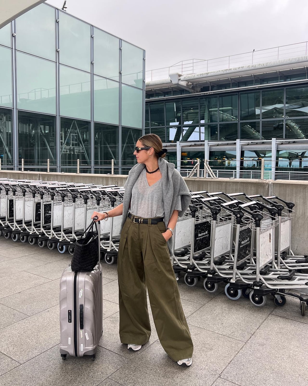 Extremely Wide Leg Olive Pants Gray Cardigan and Sneakers Extremely Wide Leg Olive Pants Gray Cardigan and Sneakers — Errands Outfits