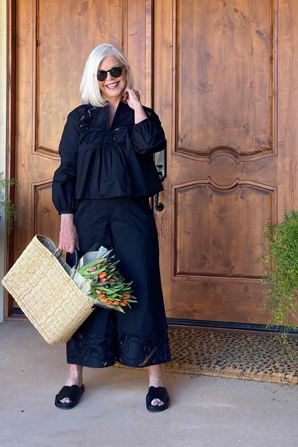 Embroidered Peasant Blouse Wide Leg Pants and Slide Sandals Embroidered Peasant Blouse Wide Leg Pants and Slide Sandals — Errands Outfits