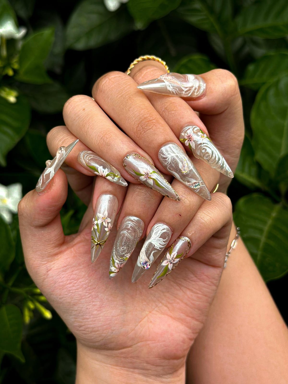 Long Stiletto White Swirl Floral Nails Long Stiletto White Swirl Floral Nails — Ethereal Nails