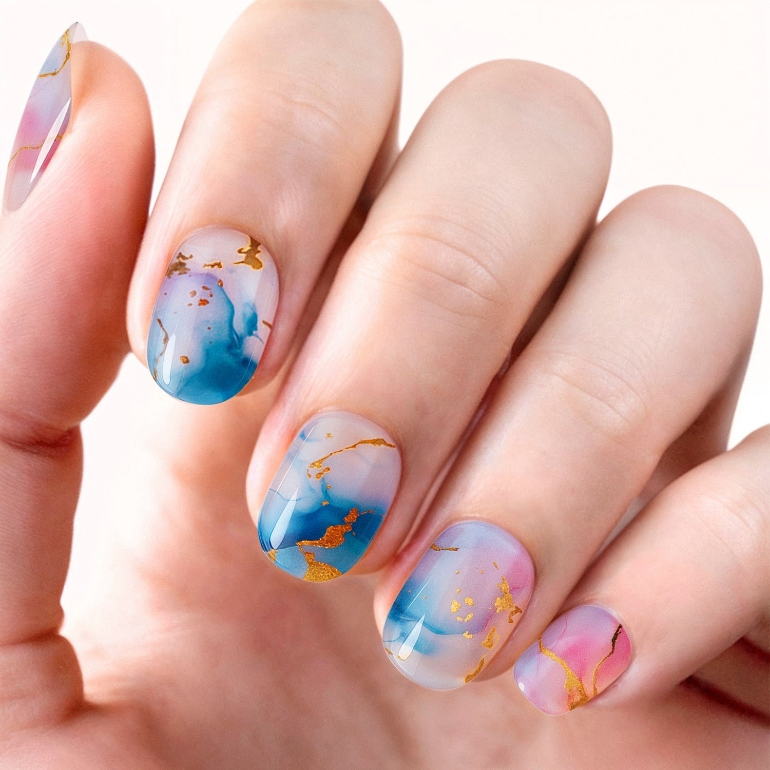 Short Oval Marble Gold Foil Nails Short Oval Marble Gold Foil Nails — Ethereal Nails