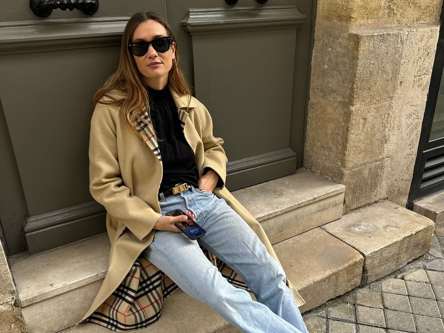 Beige trench coat with plaid lining Beige trench coat with plaid lining — Europe Outfits