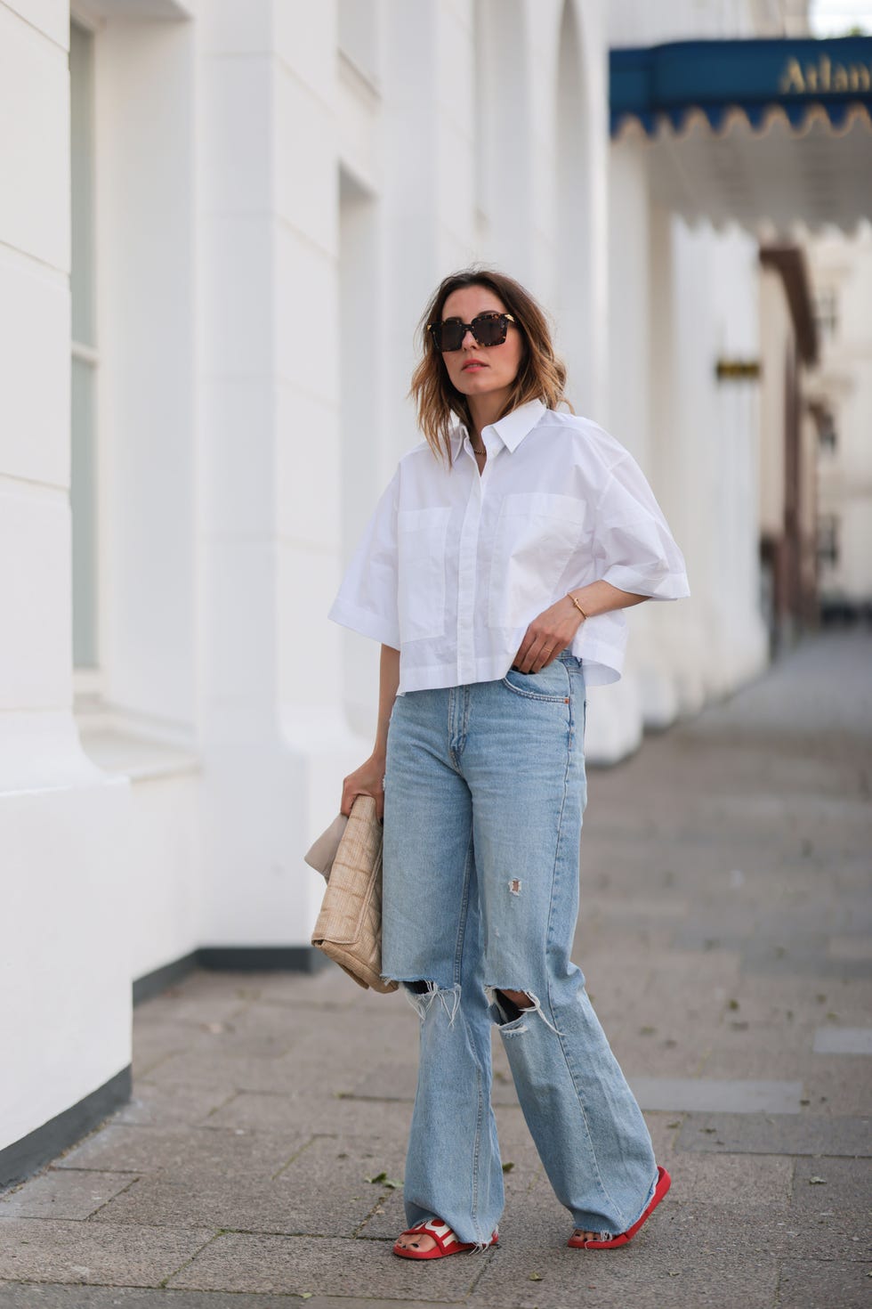 White shirt with ripped wide leg jeans White shirt with ripped wide leg jeans — Everyday Outfits