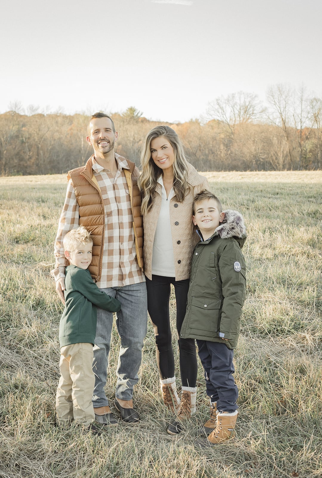 Puffer vest and plaid shirt for fall family photos Puffer vest and plaid shirt for fall family photos — Family Photo Outfits