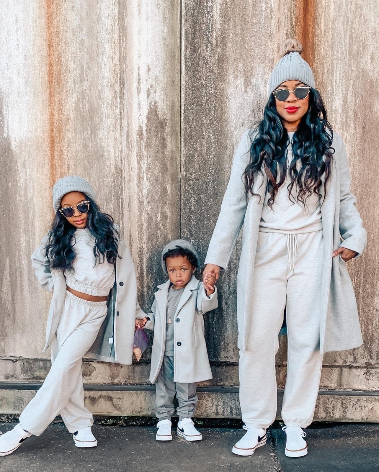 Monochromatic gray sweatsuits for relaxed family photos Monochromatic gray sweatsuits for relaxed family photos — Family Photo Outfits