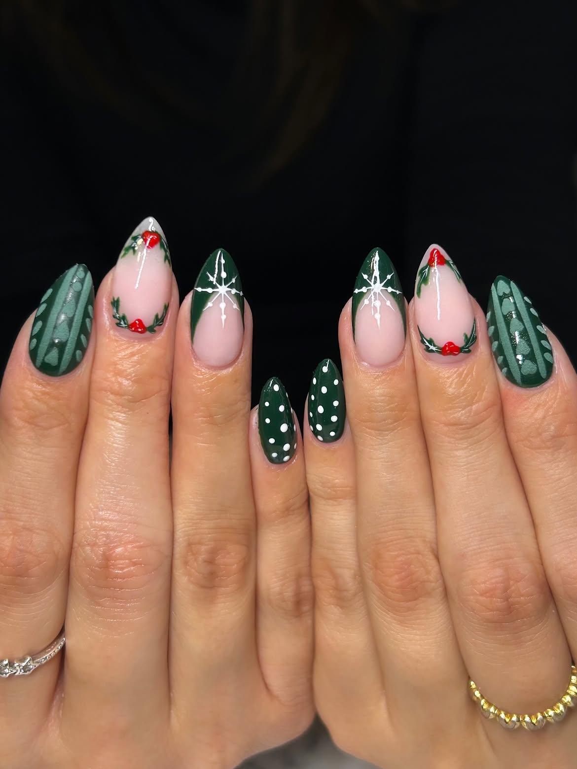 Festive Dark Green Winter Nail Art Designs