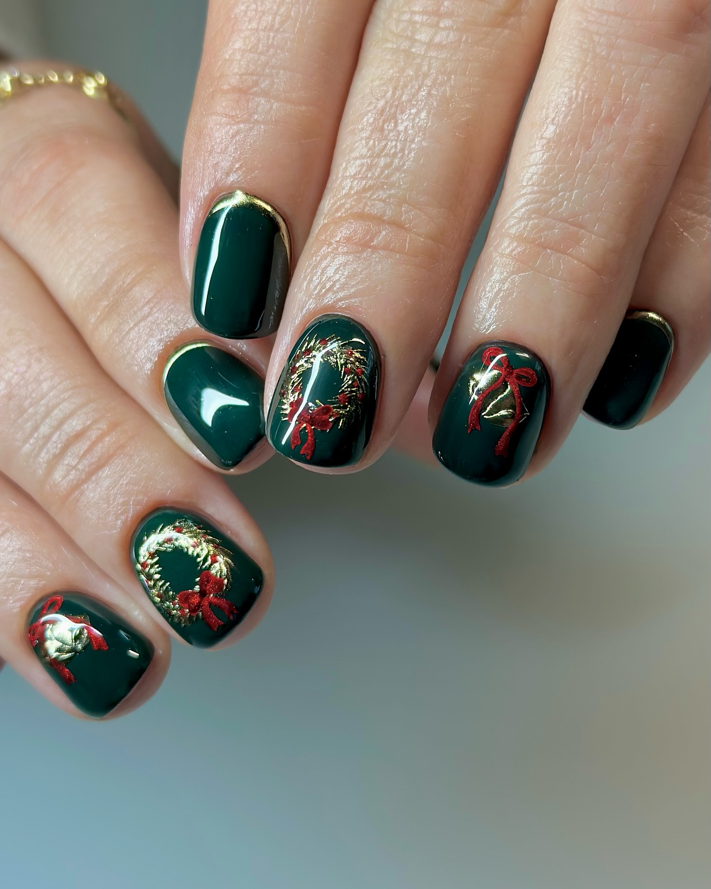 Festive Green and Gold Christmas Nail Art