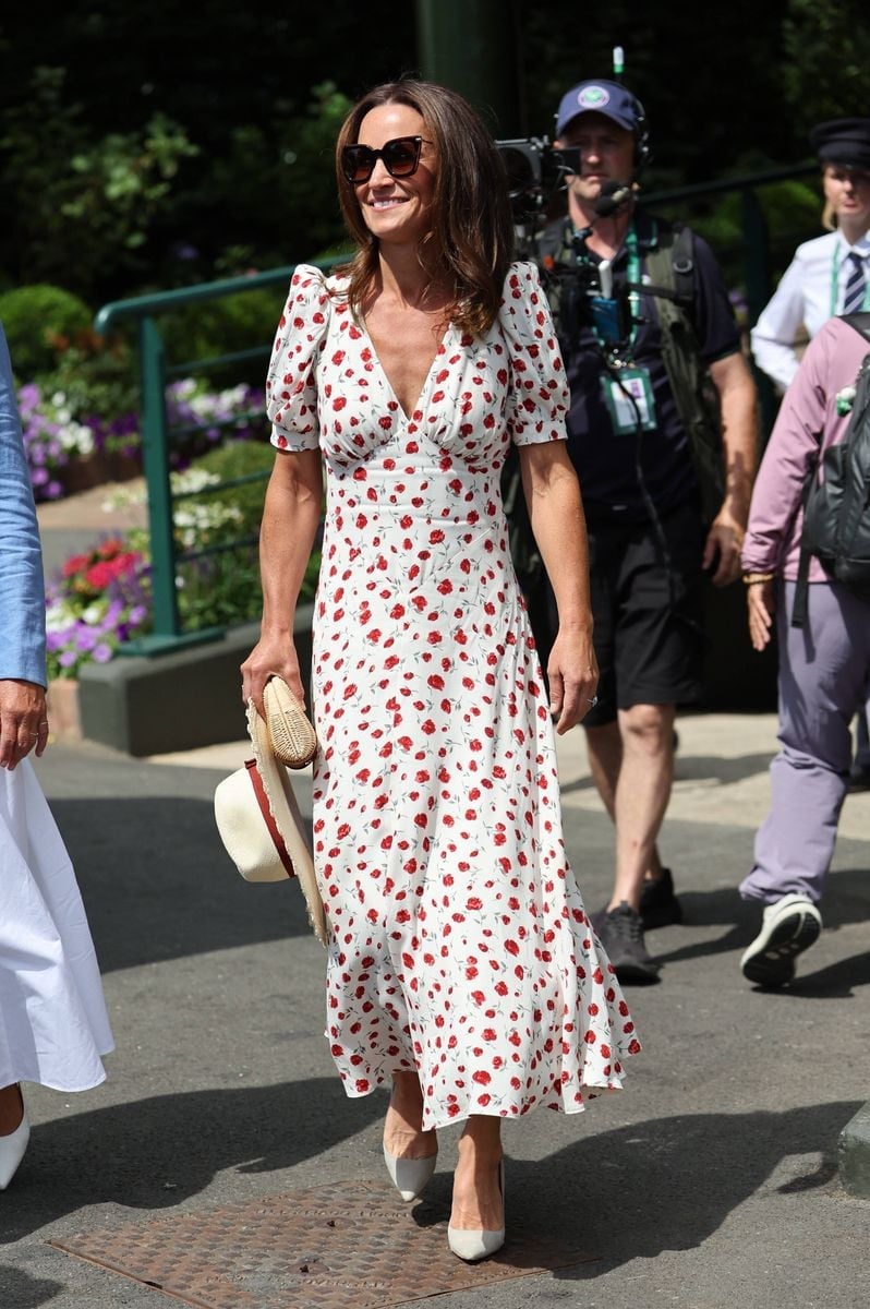 White Red Floral Midi Dress With Puff Sleeves, A-Line White Red Floral Midi Dress With Puff Sleeves, A-Line — Floral Dress