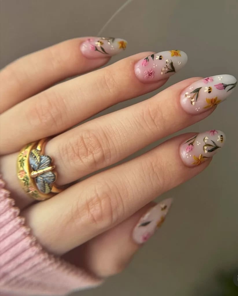 Sheer Base Floral And Gold Foil Almond Nails Sheer Base Floral And Gold Foil Almond Nails — Floral Nails