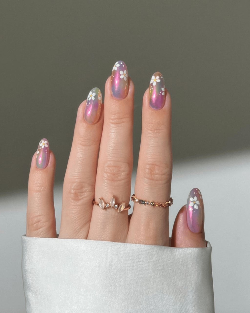 Iridescent Shimmer With White Floral Medium Almond Nails Iridescent Shimmer With White Floral Medium Almond Nails — Floral Nails
