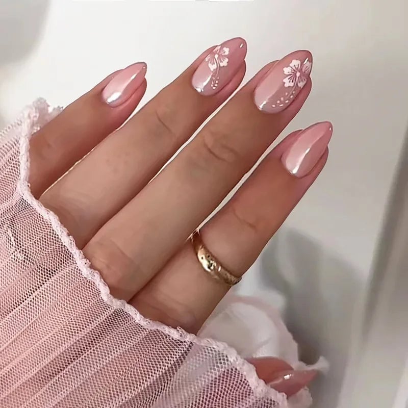 Delicate White Floral Outlines Medium Almond Nails Delicate White Floral Outlines Medium Almond Nails — Floral Nails