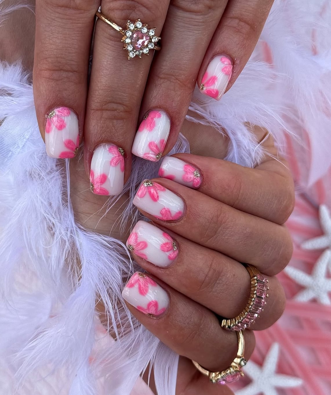 Scattered Pink Floral Short Square Nails Scattered Pink Floral Short Square Nails — Floral Nails