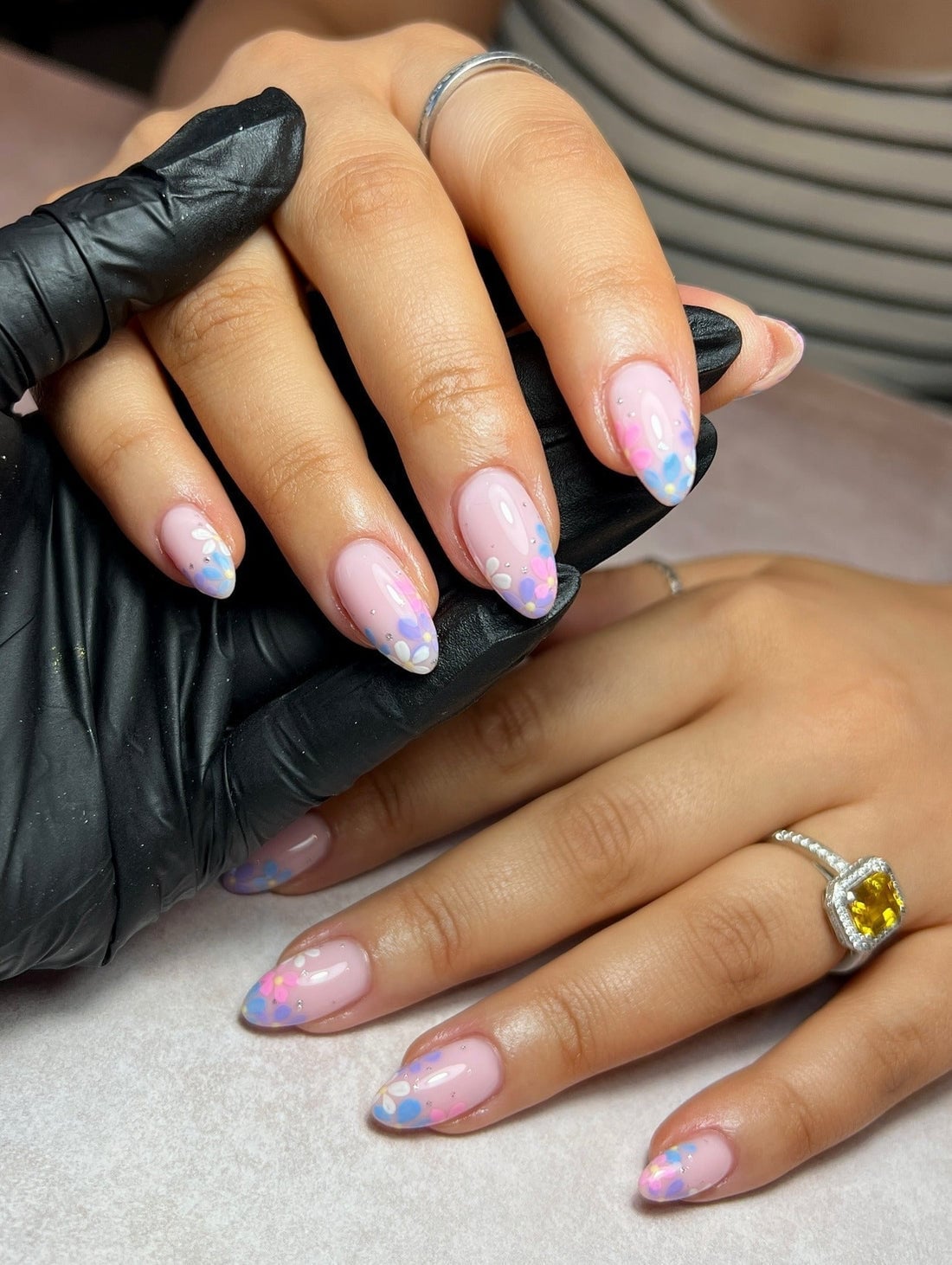 Medium Oval Sheer Pink Pastel 3D Floral Appliques Medium Oval Sheer Pink Pastel 3D Floral Appliques — Flower Nails