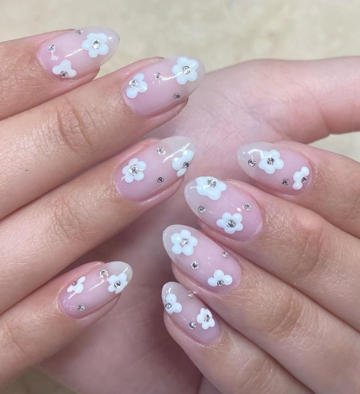 Short Oval Sheer Pink White Floral Crystal Accents, овальные короткие Short Oval Sheer Pink White Floral Crystal Accents, овальные короткие — Flower Nails