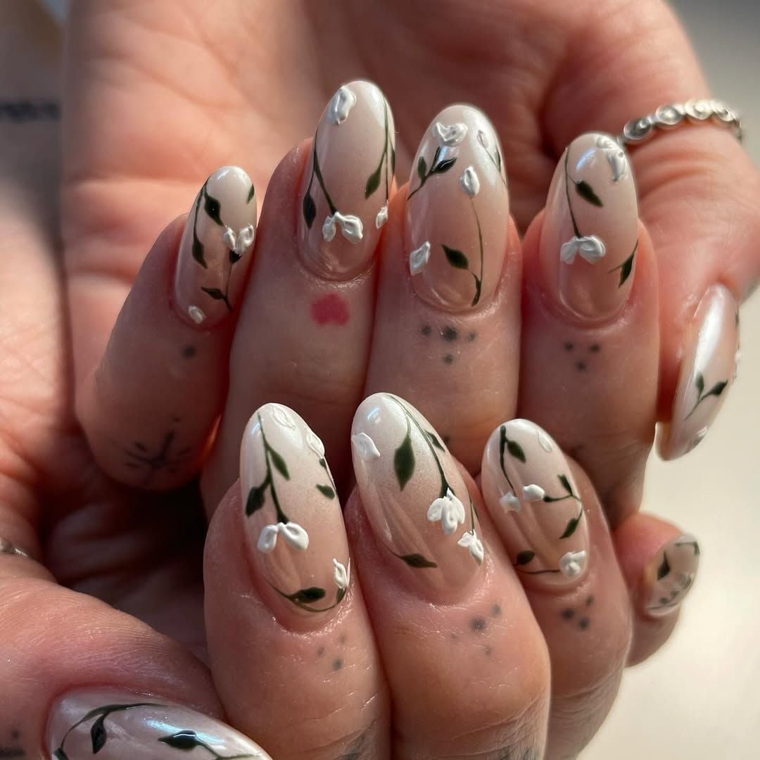 Medium Almond Nude White Gradient Hand-Painted Flowers Medium Almond Nude White Gradient Hand-Painted Flowers — Flower Nails