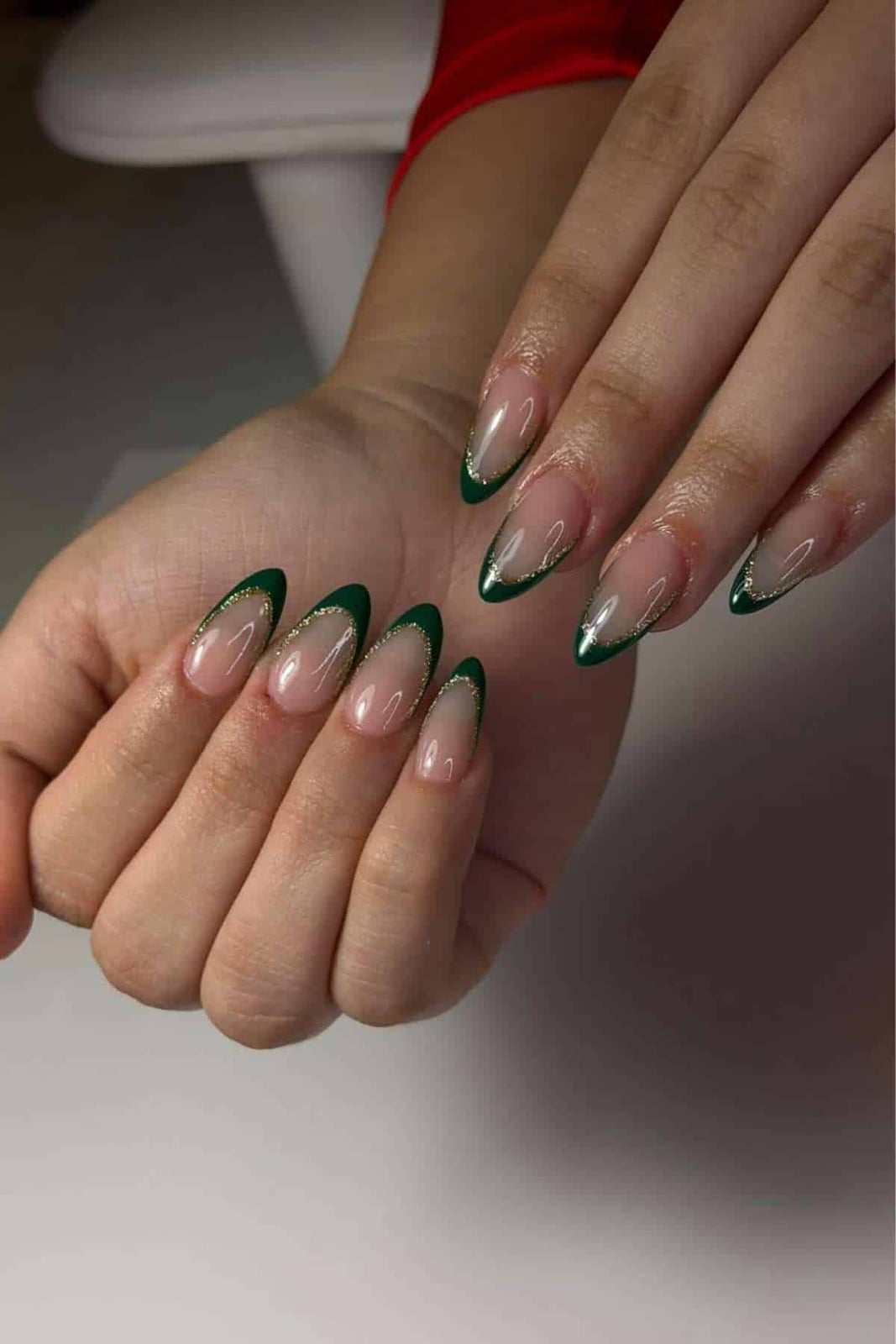 Medium Almond Green French With Gold Outline Medium Almond Green French With Gold Outline — Forest Green Nails