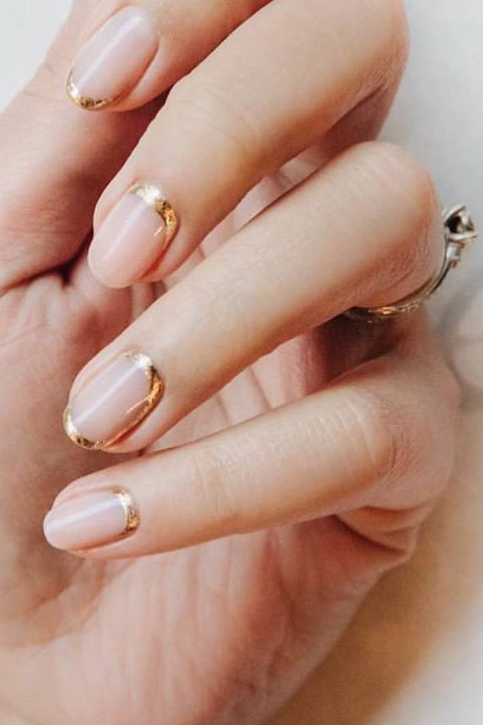 Sheer Nude Gold Cuticle Edge Medium Almond Nails, миндаль Sheer Nude Gold Cuticle Edge Medium Almond Nails, миндаль — Formal Nails