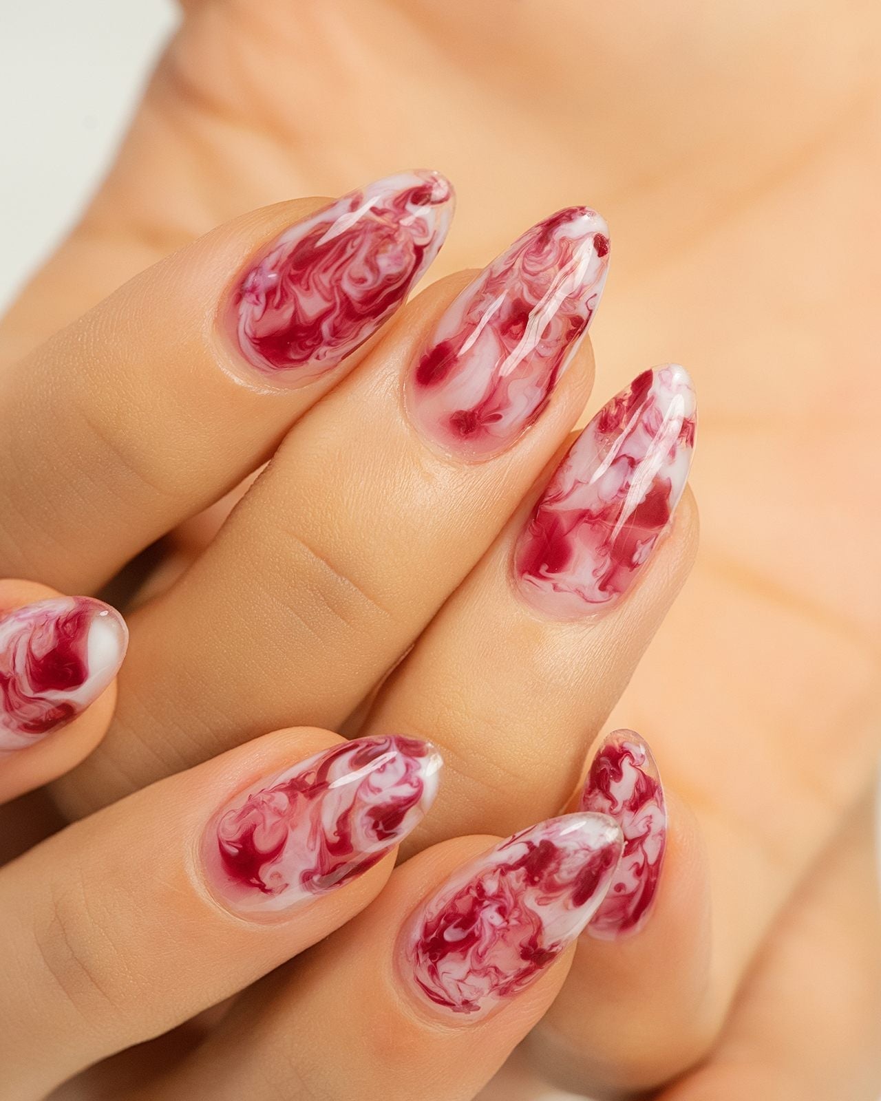White Red Marble Glossy Medium Oval Nails White Red Marble Glossy Medium Oval Nails — Formal Nails