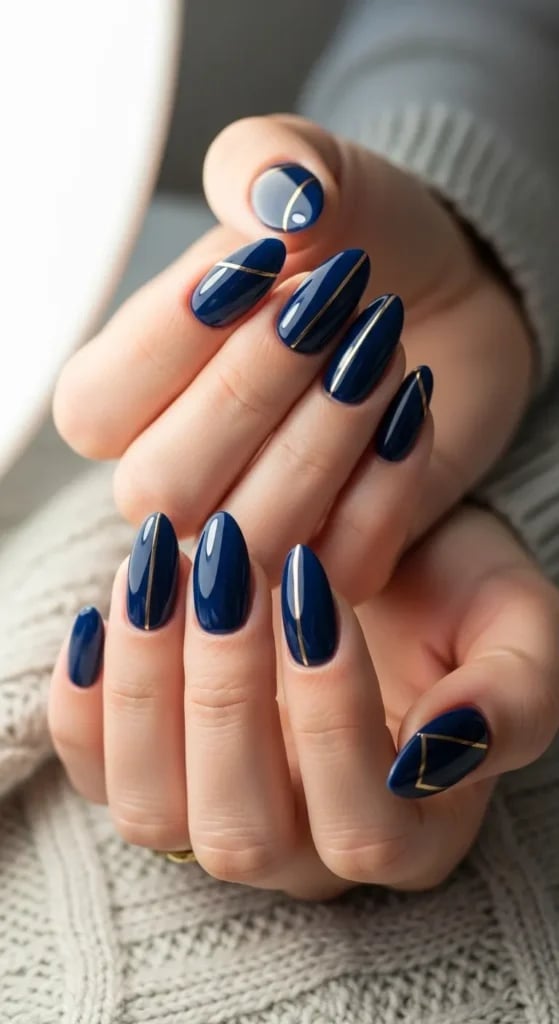 Navy Gold Line Diagonal Medium Almond Nails Navy Gold Line Diagonal Medium Almond Nails — Formal Nails