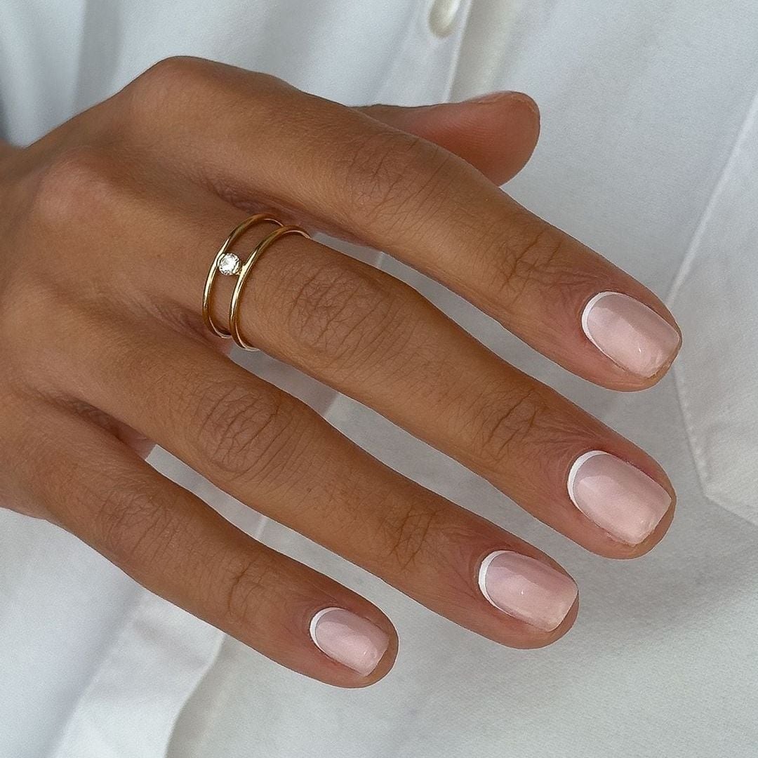 Minimalist Crescent French Short Square Nails Minimalist Crescent French Short Square Nails — Formal Nails