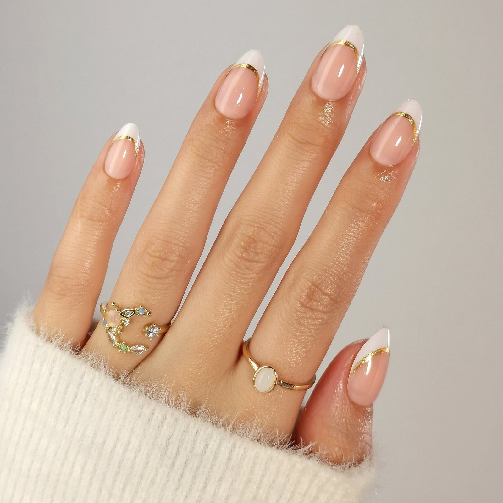 Medium Almond White French Tips with Gold Trim Medium Almond White French Tips with Gold Trim — French Tip Nails
