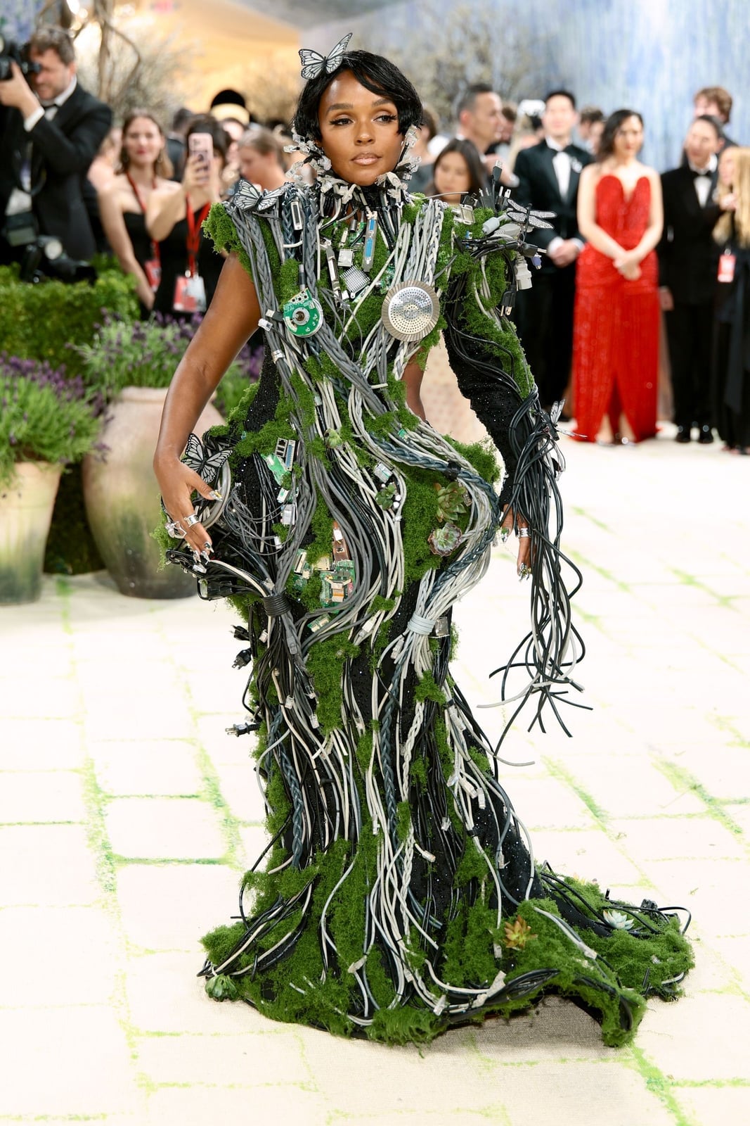 Moss And Wire Sculptural Gown Moss And Wire Sculptural Gown — Gala Outfits
