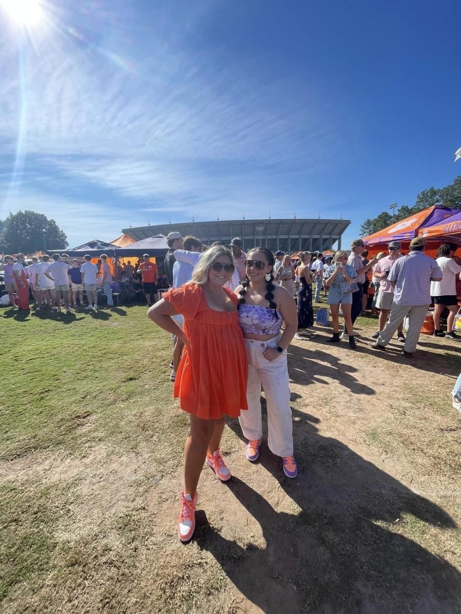 Orange babydoll mini dress with sneakers for game day Orange babydoll mini dress with sneakers for game day — Game Day Outfits