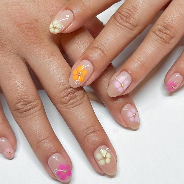 Short Oval Flower Gold Bead Nails Short Oval Flower Gold Bead Nails — Gel Nail Art
