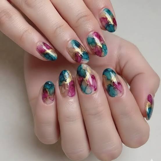 Medium Oval Alcohol Ink Gold Foil Nails Medium Oval Alcohol Ink Gold Foil Nails — Gel Nail Art