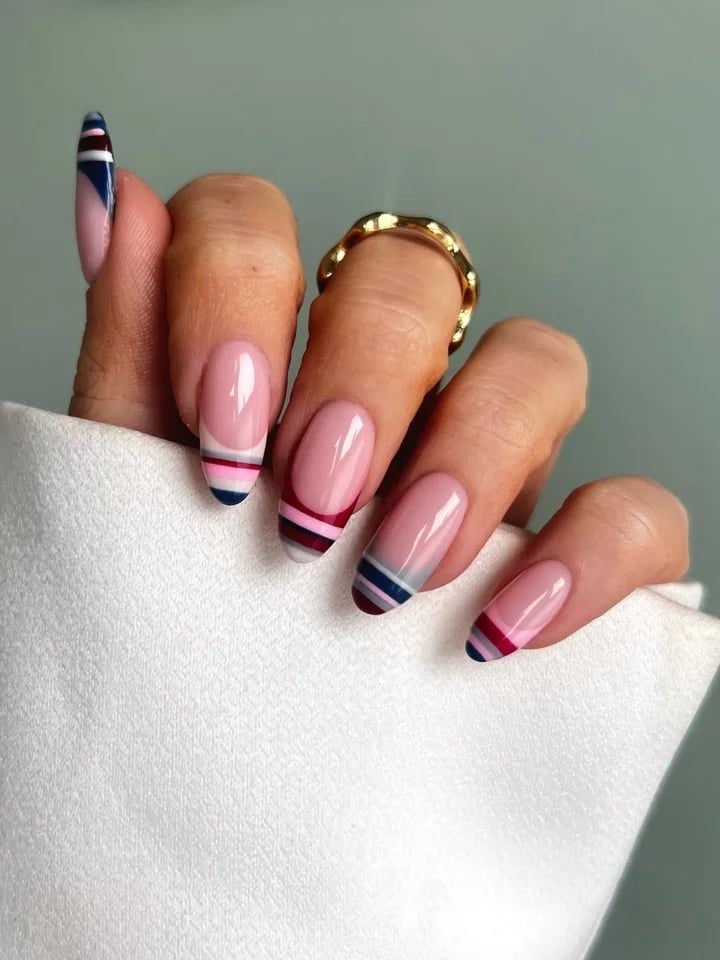 Medium Oval Glossy Multi-Stripe Smile Line Gel Nails Medium Oval Glossy Multi-Stripe Smile Line Gel Nails