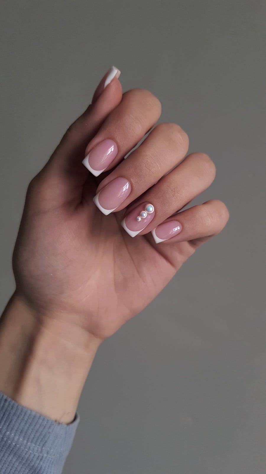 Short Square Glossy French Tip Pearl Accent Gel Nails Short Square Glossy French Tip Pearl Accent Gel Nails