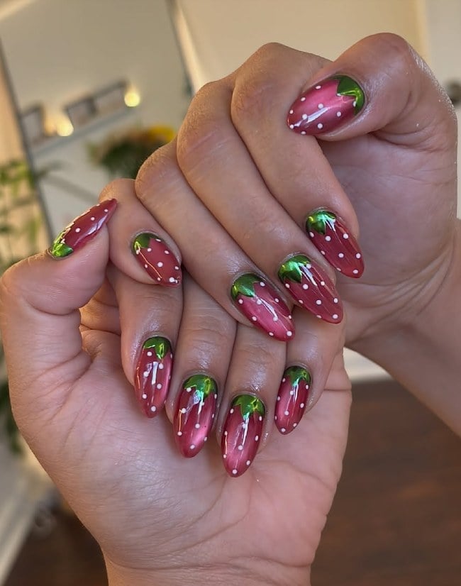 Medium Almond Strawberry Cat-Eye Nails Medium Almond Strawberry Cat-Eye Nails — Gel Nails Colorful