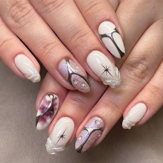 Medium Almond Ivory Chrome and Black Line Art Medium Almond Ivory Chrome and Black Line Art — Gel Nails Polish