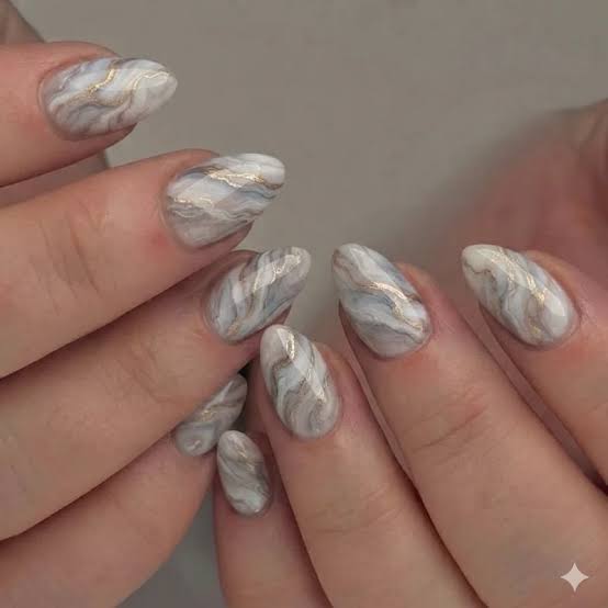 Medium Almond Marble with Gold Veins Medium Almond Marble with Gold Veins — Gel Nails Polish